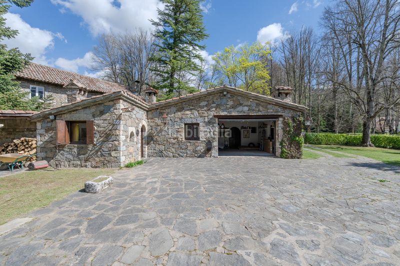 Foto 52998f1d-9243-444d-87f0-369eb3f80d8d. Casa amb aparcament a Camprodon