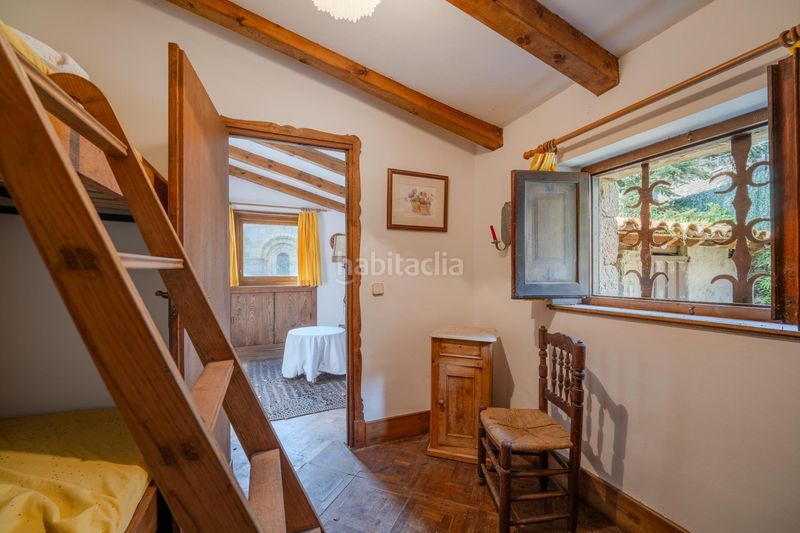 Foto 6dcd3bf0-c2a8-451f-8b50-2b3caa501139. Casa amb aparcament a Camprodon