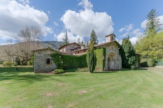 Haus  Passeig maristany. Casa señorial en el paseo maristany con capilla y claustro