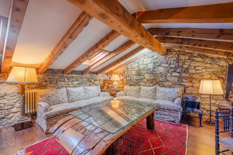 Foto bfdd4c4d-c7b4-4565-98ca-f9de7db4f3e7. Casa amb aparcament a Camprodon