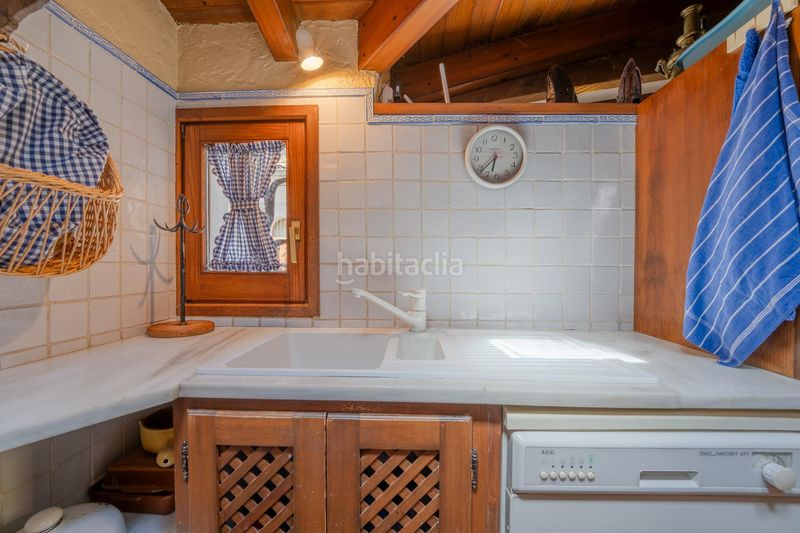 Foto c984be20-3dbe-49da-a9bd-38f7c163ed46. Casa amb aparcament a Camprodon