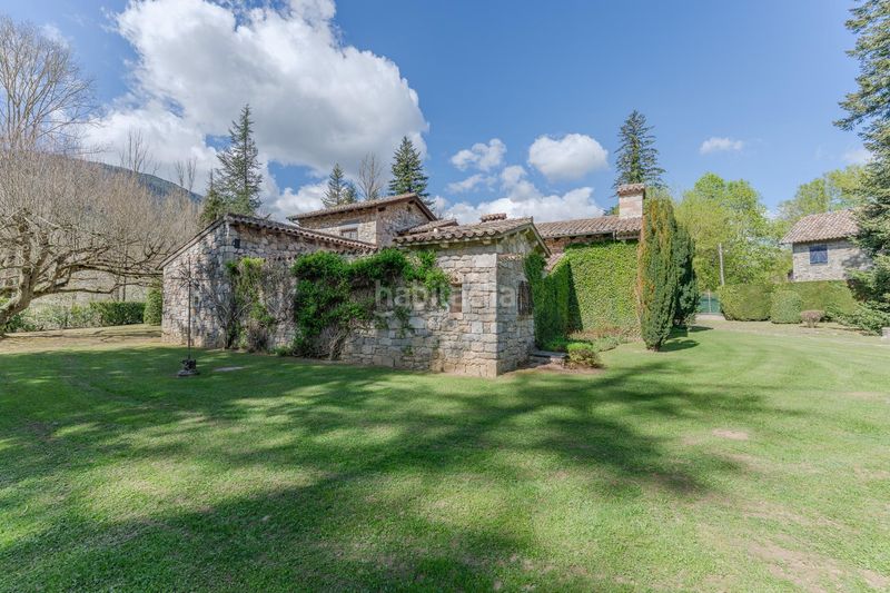 Foto f137b1e7-b87b-49b0-85fc-c528f6feca0d. Casa amb aparcament a Camprodon