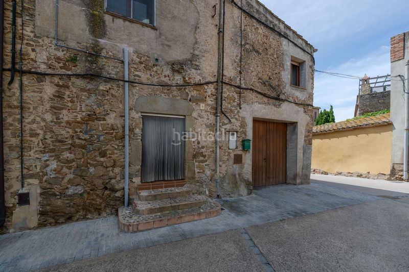 Foto ab88e387-8809-478f-93b9-3f190d9d5380. Masia amb calefacció aparcament a Gualta