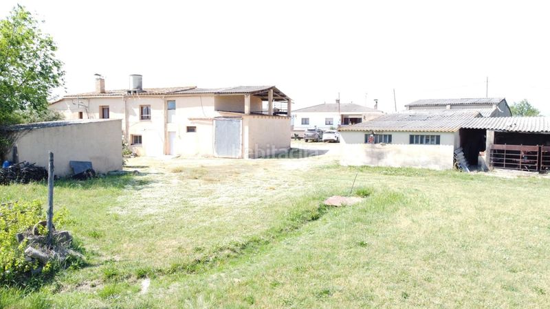 Foto b9a8101b-8716-4942-b80e-af6653177cf0. Masia a Centre Vidreres