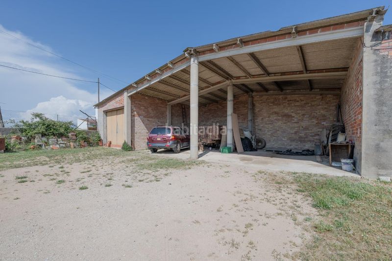Foto b9adbd4b-3f7c-4ab3-a7e0-e327e43984f8. Masia a Centre Vidreres