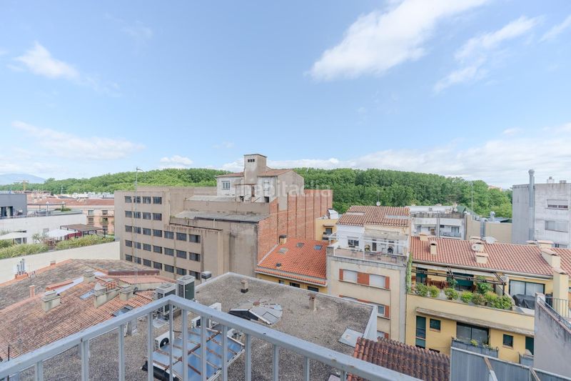 Foto b9d9aa8c-b3d1-408d-8bd3-a1fa053a2e18. Lloguer apartament amb calefacció a Eixample Sud-Migdia Girona