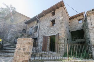 Bauernhof  Carrer de la font. Casa de pueblo en venta en el centro histórico con paredes de pi