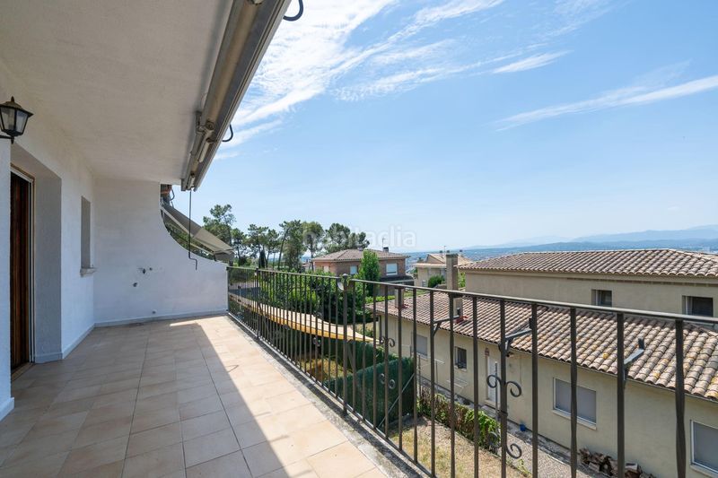 Foto 04e2c44f-e661-4a06-9298-69ff6f900386. Lloguer casa amb aparcament a Montjuïc Girona