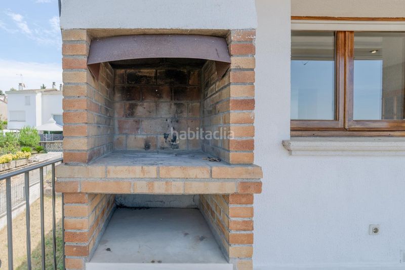 Foto 2eff388d-7fb5-4dd4-8bd4-bfb900b4ac1a. Lloguer casa amb aparcament a Montjuïc Girona