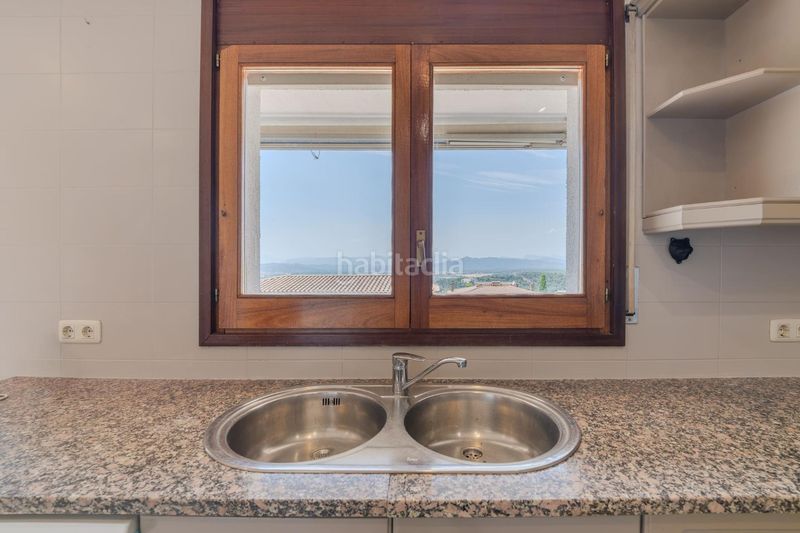 Foto 64d0c7d0-6611-416b-b99a-2f2b1b8a86b3. Lloguer casa amb aparcament a Montjuïc Girona