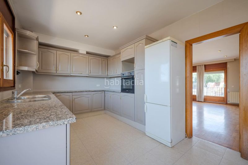 Foto a17a8a10-f331-4ca4-baa2-77ff9d0fe072. Lloguer casa amb aparcament a Montjuïc Girona