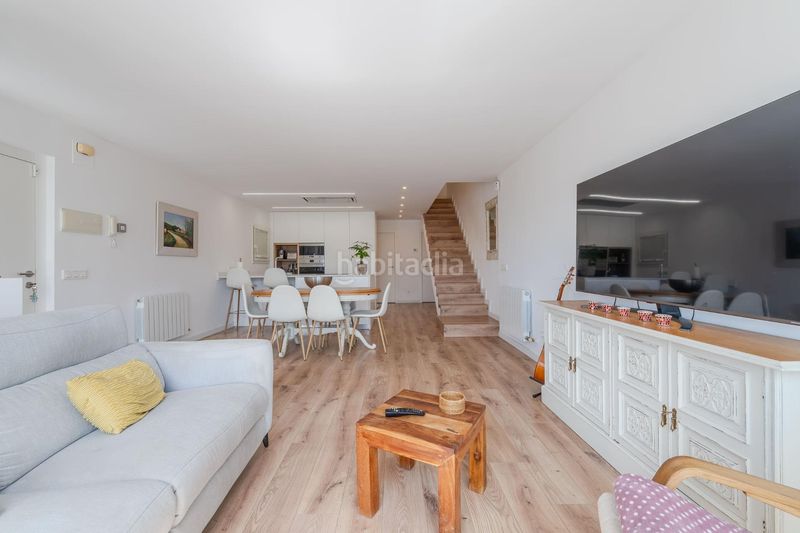 Foto f412e434-453f-4b89-bb34-7e4f4b5a3b2f. Duplex avec chauffage dans Eixample Nord Girona