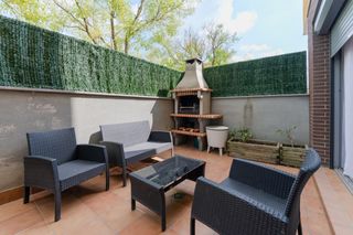 Duplex in Vilablareix. Dúplex de 4 dormitorios con terraza y plaza de aparcamiento en v