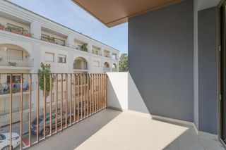 Lloguer Pis a Avinguda Catalunya. Piso de alquiler en palamós un dormitorio con terraza y plaza de
