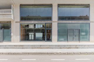 Local Comercial  Carrer de la devesa. Local comercial en lestartit  haz realidad tu proyecto