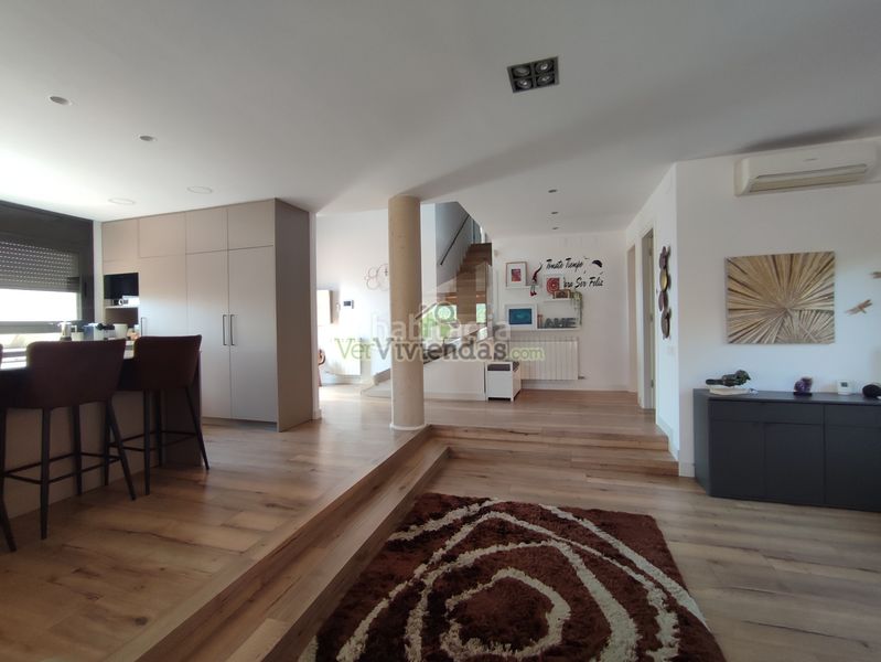 Foto 58146393-e184-434b-9d4c-712e4ceefd3b. Casa a avinguda avinguda 180 a Torrelles de Llobregat