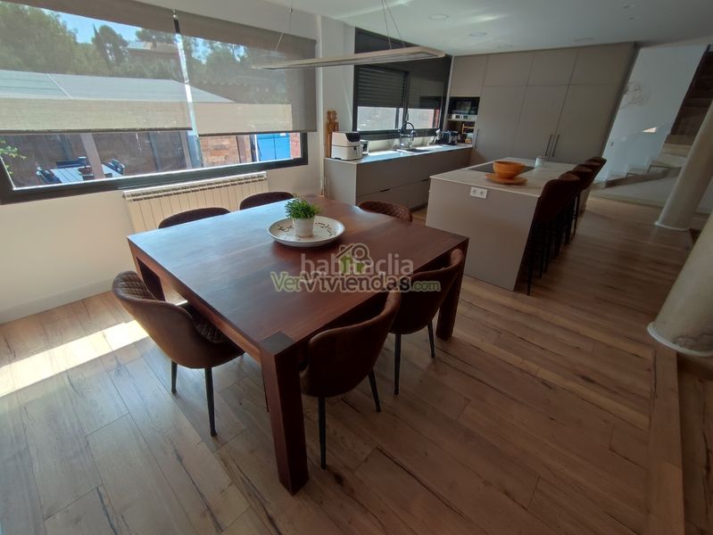 Foto e7f1c9fc-c181-43fe-9e6c-c98714cd25c0. Casa a avinguda avinguda 180 a Torrelles de Llobregat
