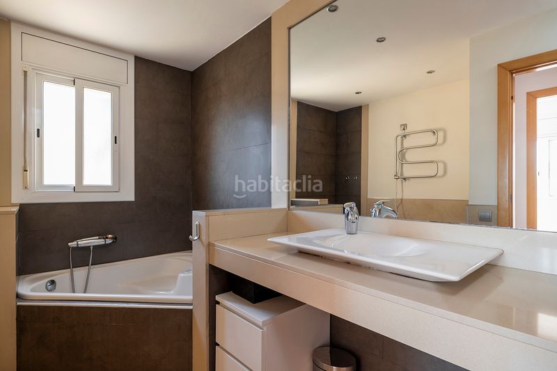 Foto 88e729a5-eabd-4598-8844-c2527506285b. Casa a carrer major 600 a Vallirana