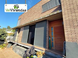 Haus in Calle rafael casanova 123. Preciosa casa de dise�o