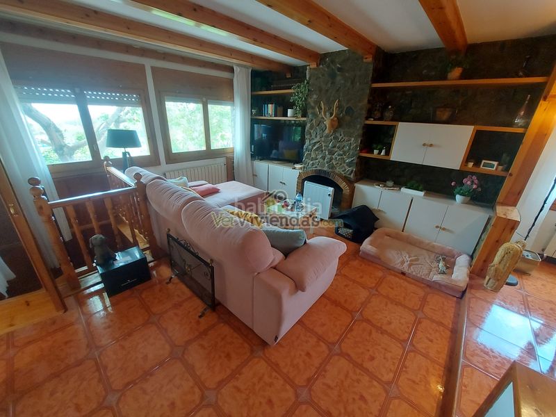 Foto 3ec7c93a-8bdd-4d01-9f33-883030293813. Casa amb xemeneia calefacció piscina a Castellbisbal