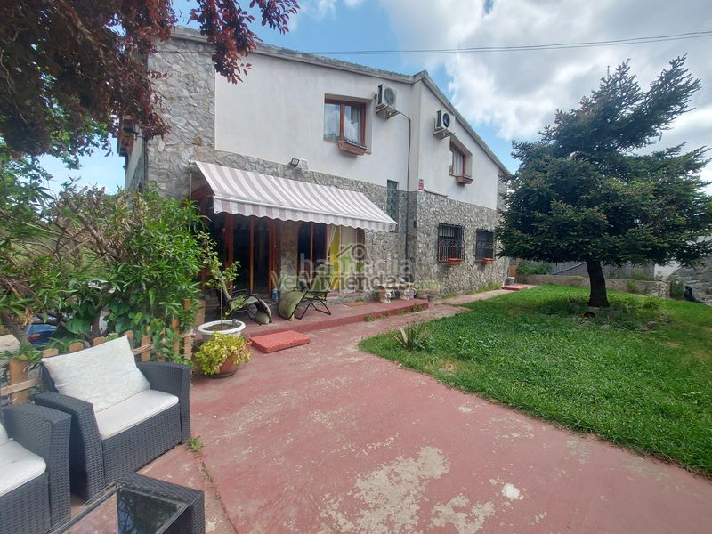 Foto 48f39652-1436-4592-af5a-9bbb5b56032c. Casa amb xemeneia calefacció piscina a Castellbisbal