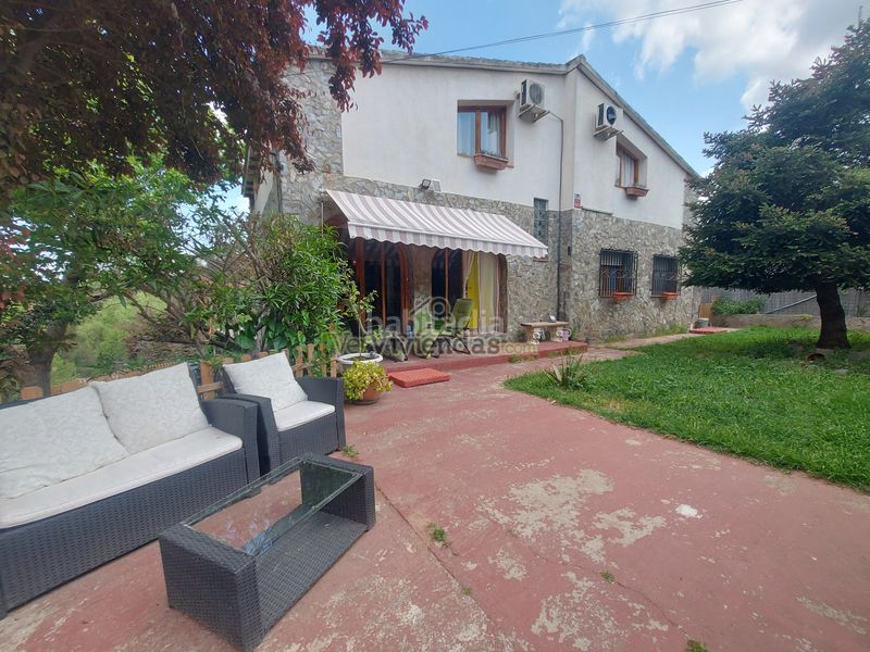 Foto a6dff497-6112-4ba1-8faa-a7b5de4a21b0. Casa amb xemeneia calefacció piscina a Castellbisbal