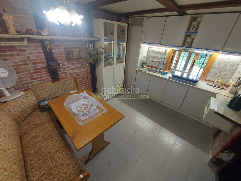Foto bf534125-7926-42f5-9504-842fdd1729ed. Casa amb xemeneia calefacció piscina a Castellbisbal