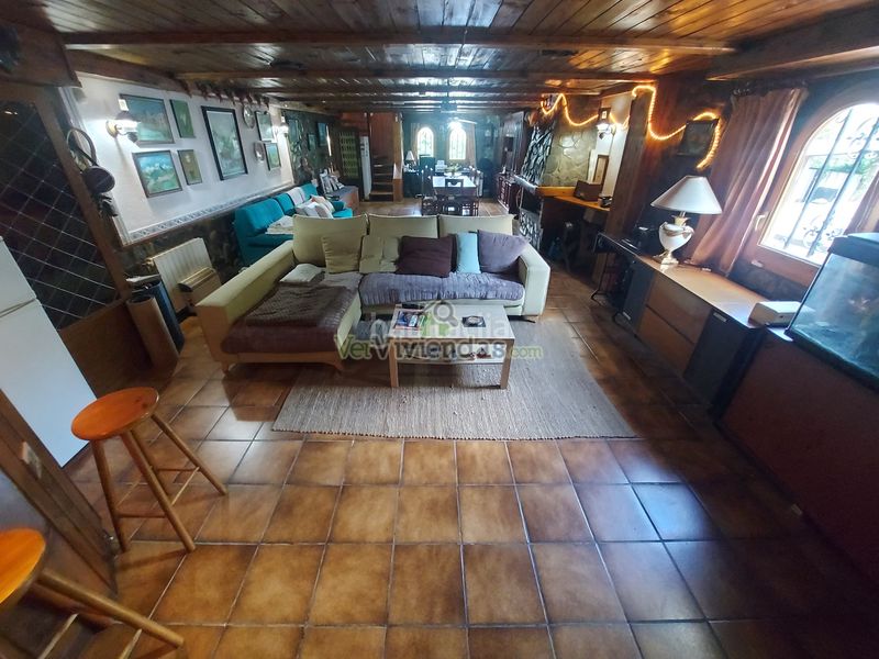 Foto f1486ce9-a2ea-4008-9374-93f002563883. Casa amb xemeneia calefacció piscina a Castellbisbal