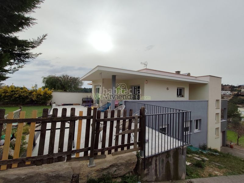 Foto b3826ef1-ed53-40f7-8eb4-07e2b887a6d0. Casa amb calefacció aparcament a Viladecavalls