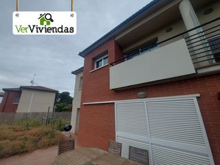 Semi detached house in Piera. Bonita casa adosada con jardín