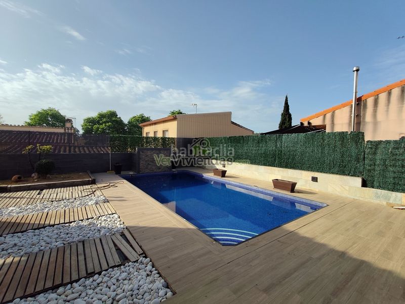 Foto 04f3c6e8-6f19-4515-b8ba-e8a62ce20040. Casa amb xemeneia calefacció aparcament piscina a Collbató