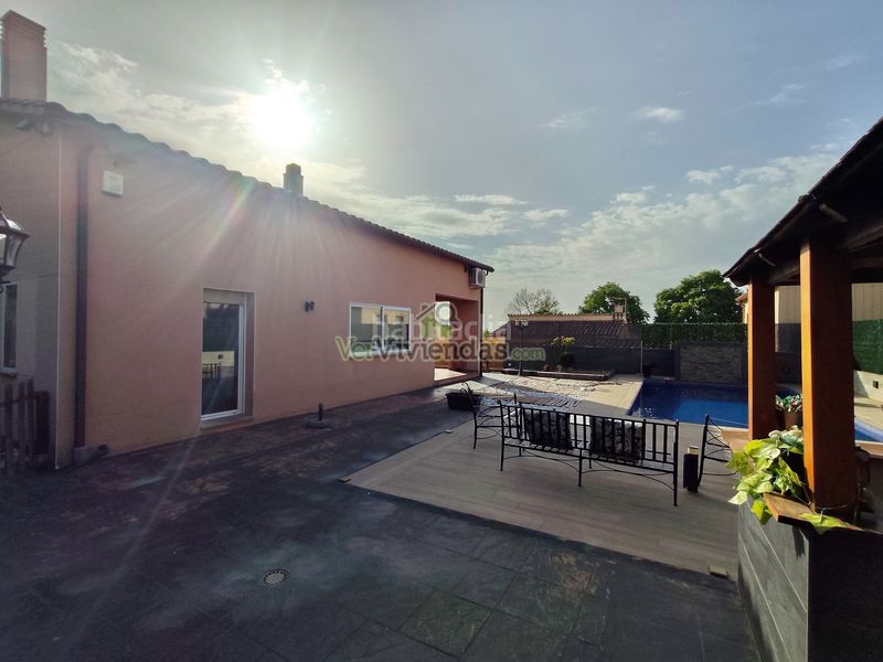 Foto 0a82258c-3bb8-4b88-b0be-14ea6daf5bc4. Casa amb xemeneia calefacció aparcament piscina a Collbató