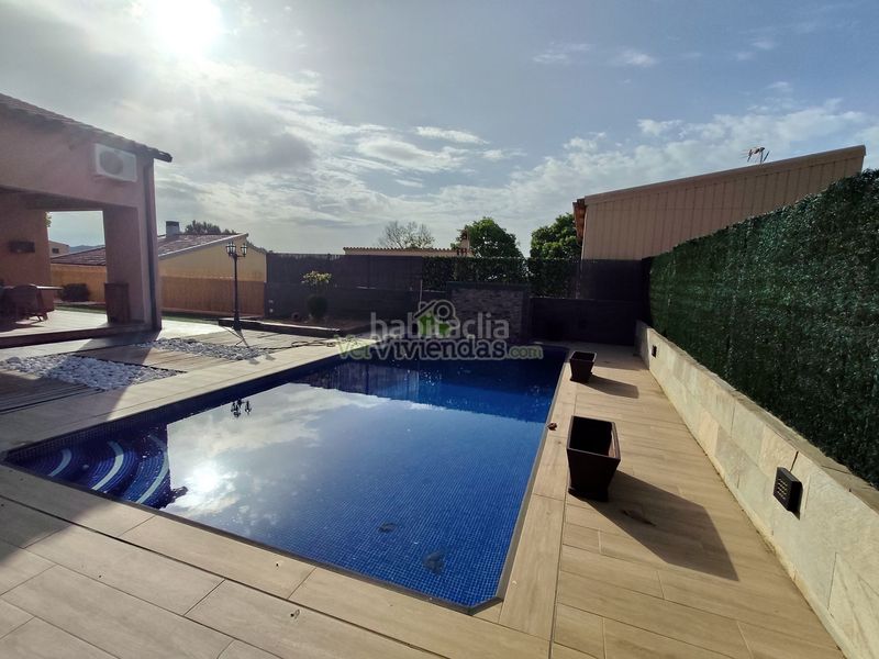 Foto 9904ecdc-b6c5-446e-8a99-db1b03299bf0. Casa amb xemeneia calefacció aparcament piscina a Collbató