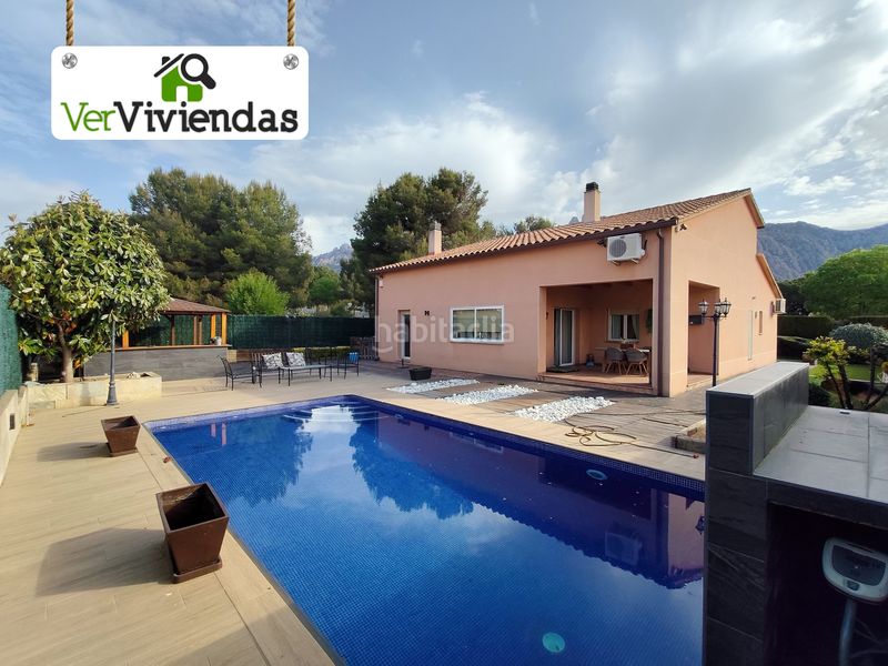 Foto a49f2ea2-f1f0-4a86-912c-4df6781deed5. Casa amb xemeneia calefacció aparcament piscina a Collbató