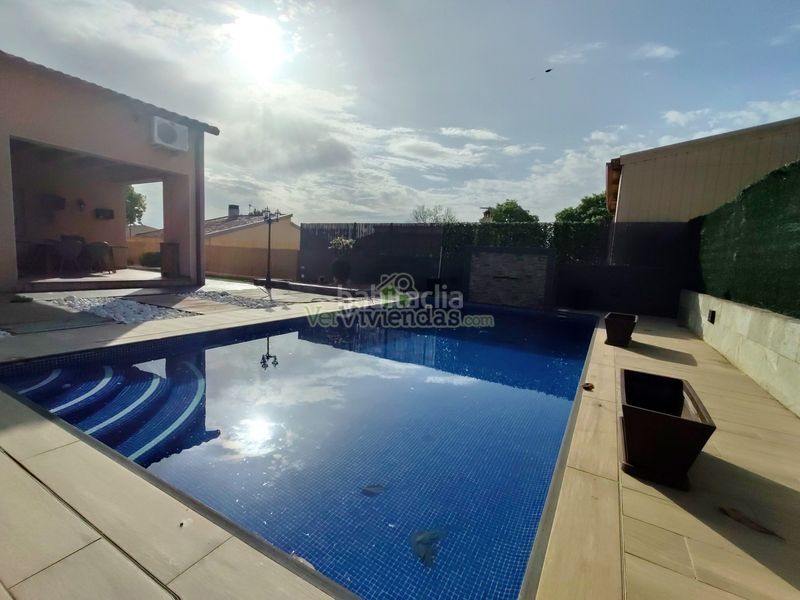 Foto dc34d557-3b3d-4128-ba79-2c1884dafe58. Casa amb xemeneia calefacció aparcament piscina a Collbató