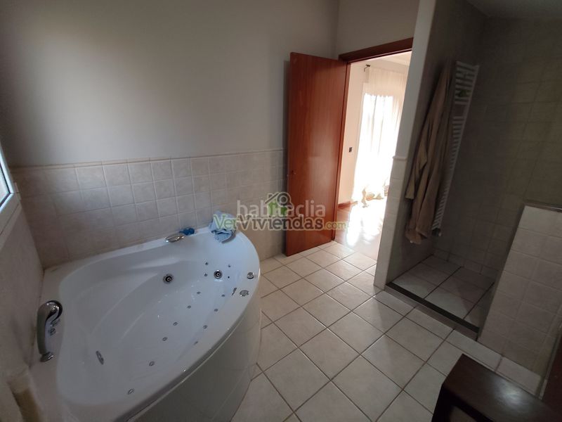 Foto e8d26a16-2bdf-4170-9b60-c2a18031f488. Casa amb xemeneia calefacció aparcament piscina a Collbató