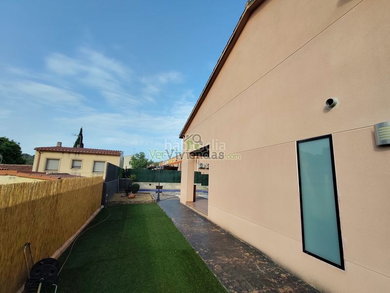 Foto e9698e84-cfb8-4d27-a1ca-296b8cd81fe6. Casa amb xemeneia calefacció aparcament piscina a Collbató