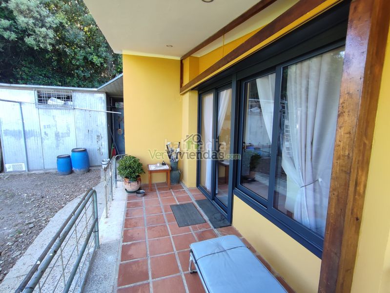 Foto 10c80d59-b190-4da7-ba6b-3e9e179d6421. Casa amb xemeneia calefacció aparcament piscina a Torrelles de Llobregat