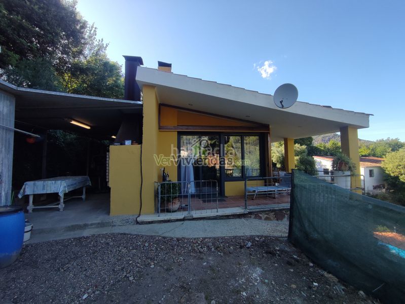 Foto 64e34a5a-6e90-4eb2-ba68-54ecc6755520. Casa amb xemeneia calefacció aparcament piscina a Torrelles de Llobregat