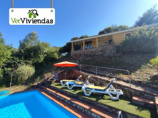 Casa a Torrelles de Llobregat. Bonita casa con piscina