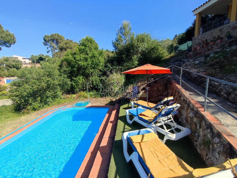 Foto 71b73964-9205-4333-9c7d-5767b121181e. Casa amb xemeneia calefacció aparcament piscina a Torrelles de Llobregat