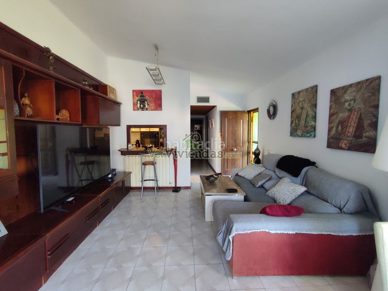 Foto 9b143e2e-6459-4723-9879-1f74b257db73. Casa amb xemeneia calefacció aparcament piscina a Torrelles de Llobregat