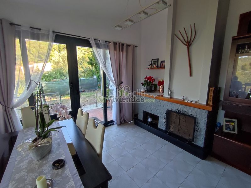 Foto e4467cbf-e5f8-482b-bb4a-dc1f76984bcf. Casa amb xemeneia calefacció aparcament piscina a Torrelles de Llobregat