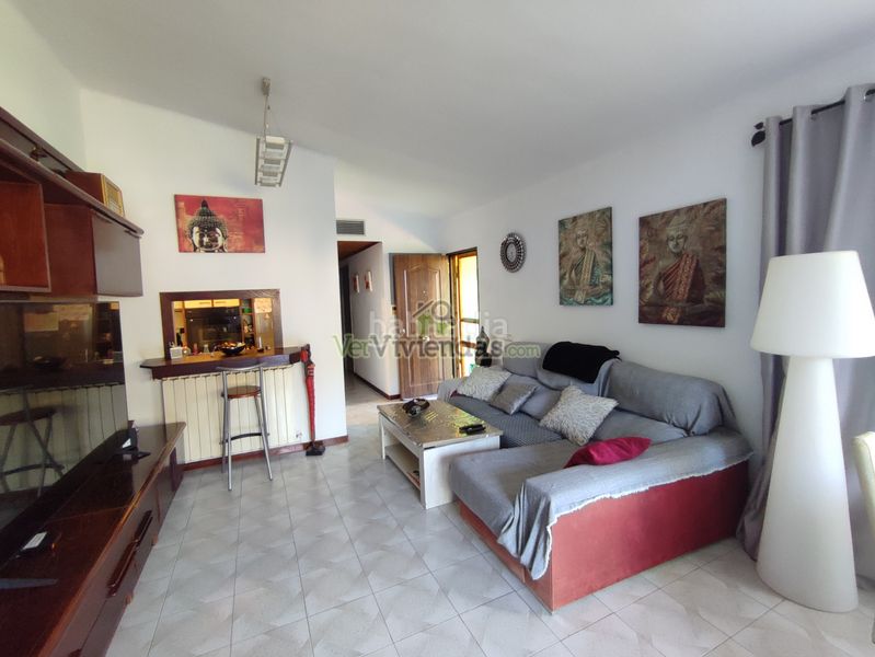 Foto f0b7e537-8a6f-44a1-a8f4-1bcdf26adb9d. Casa amb xemeneia calefacció aparcament piscina a Torrelles de Llobregat