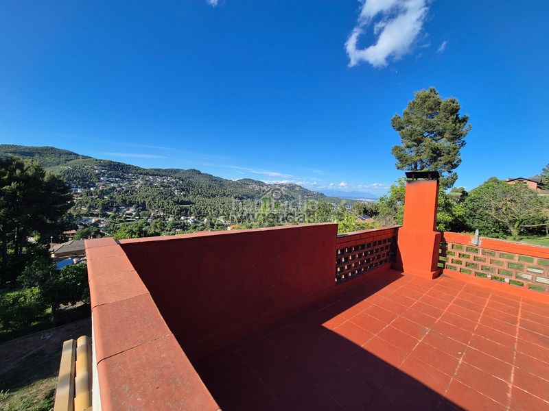 Foto 53a5cc31-308b-4caa-b737-24a604734760. Casa amb xemeneia calefacció a Corbera de Llobregat