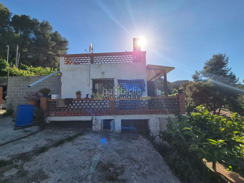 Foto 77ff218a-f648-41fa-894c-e954b211659f. Casa amb xemeneia calefacció a Corbera de Llobregat