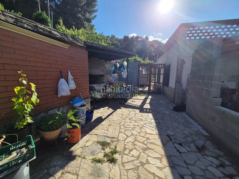 Foto b6509b12-3e06-4c16-9393-3971b55c8d47. Casa amb xemeneia calefacció a Corbera de Llobregat