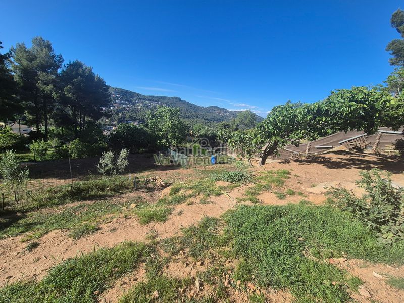 Foto f543e5f1-86ec-4f73-a8f4-01ddf22e657d. Casa amb xemeneia calefacció a Corbera de Llobregat