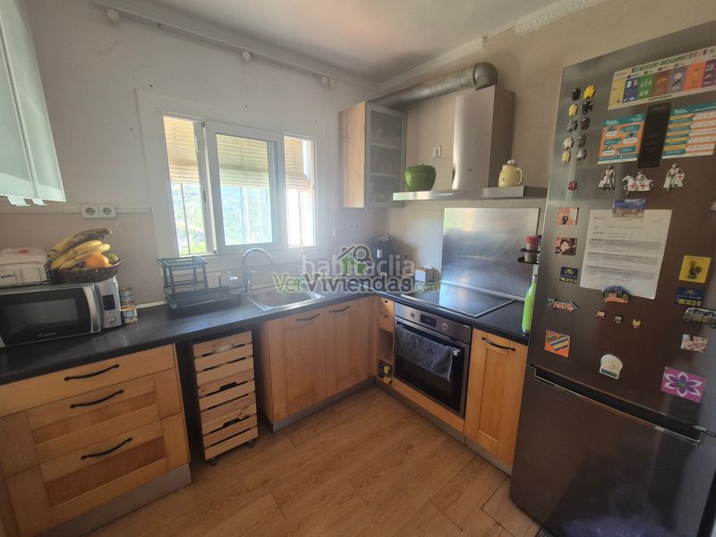 Foto f576e01f-3119-4811-ac37-b7b84a6ff3f2. Casa amb xemeneia calefacció a Corbera de Llobregat
