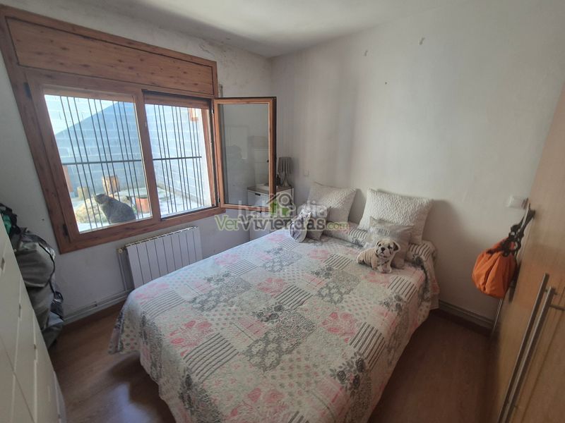 Foto ffd0faa5-0e7e-4ca2-a3ca-65b13ff2023b. Casa amb xemeneia calefacció a Corbera de Llobregat